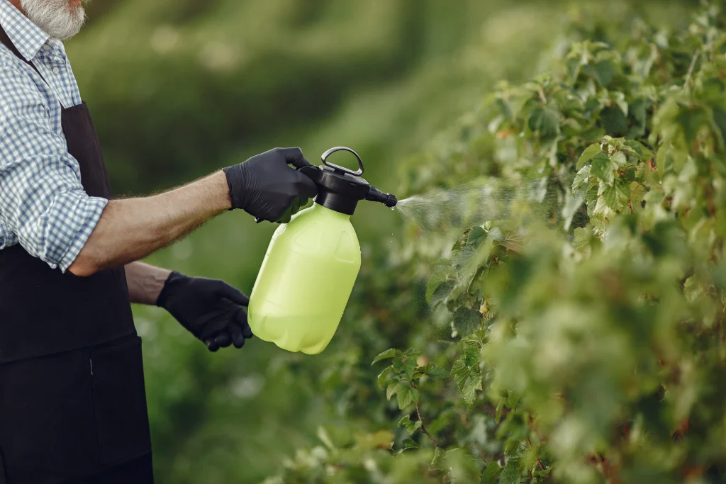 Liquid fertiliser mixing for farm use in Australia